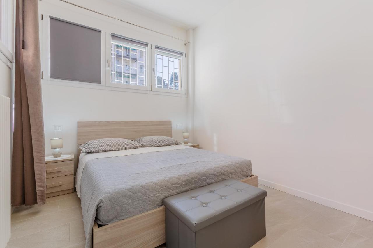 San Donato Fiere Essential Apartment W/Parking Bologna Ngoại thất bức ảnh