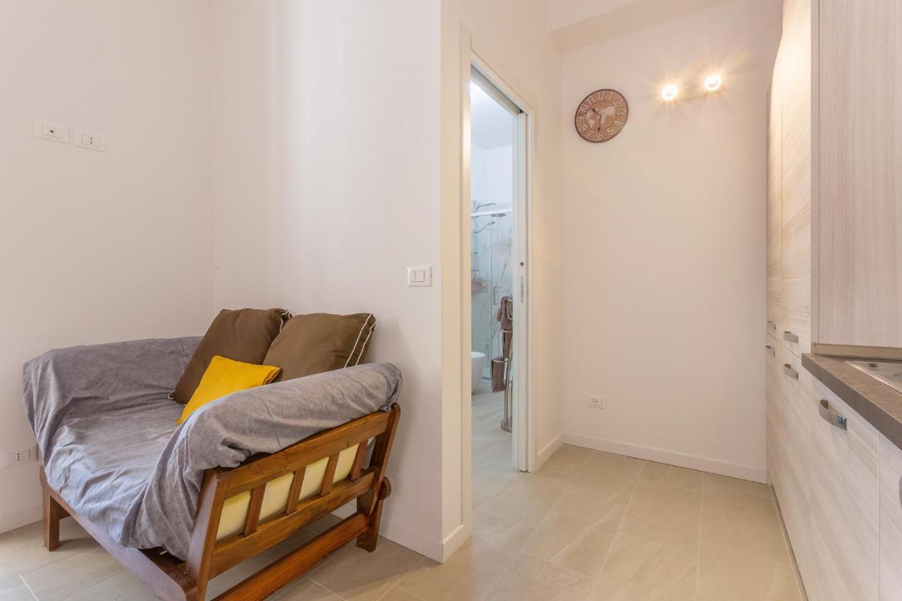 San Donato Fiere Essential Apartment W/Parking Bologna Ngoại thất bức ảnh
