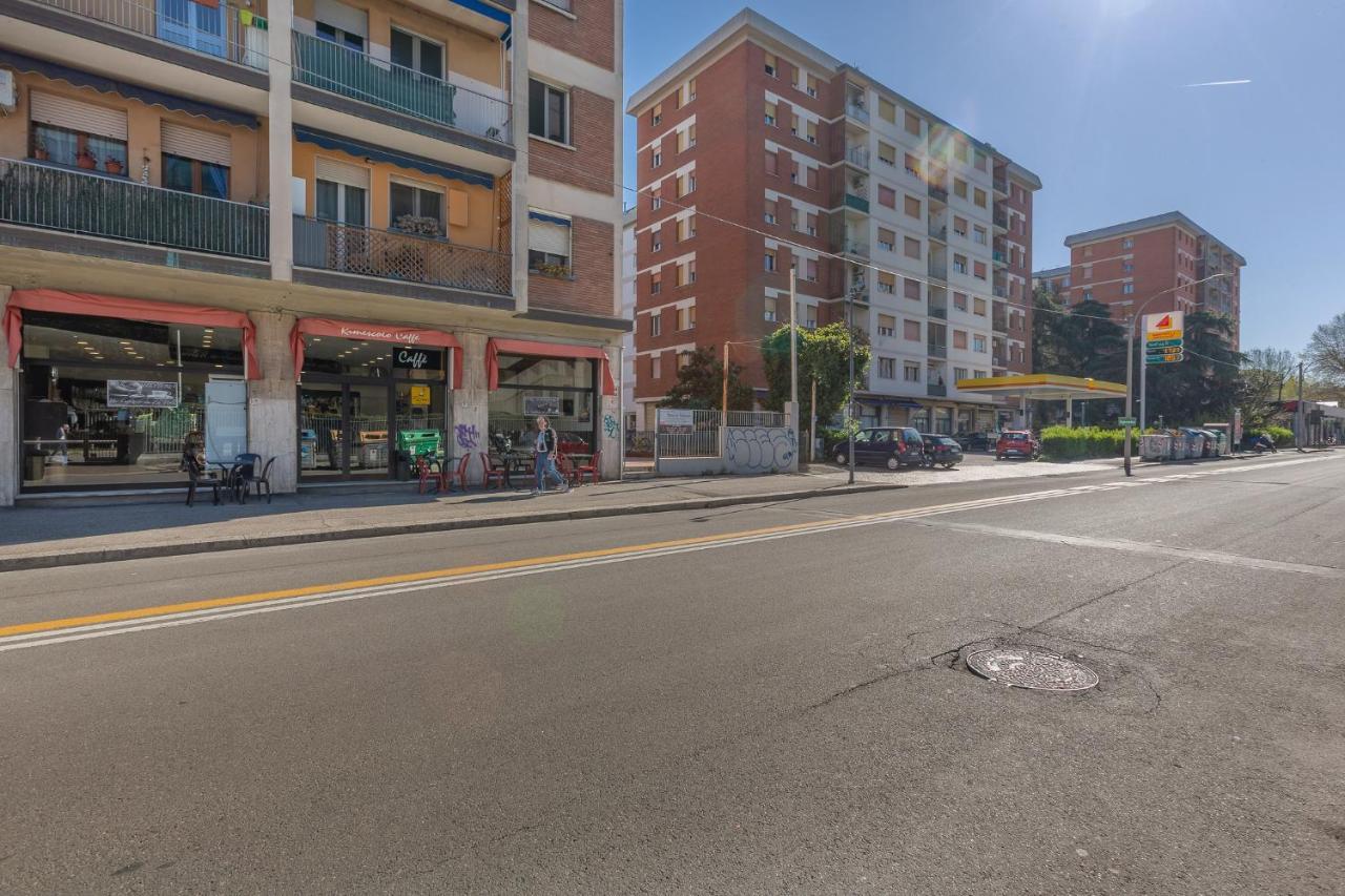 San Donato Fiere Essential Apartment W/Parking Bologna Ngoại thất bức ảnh